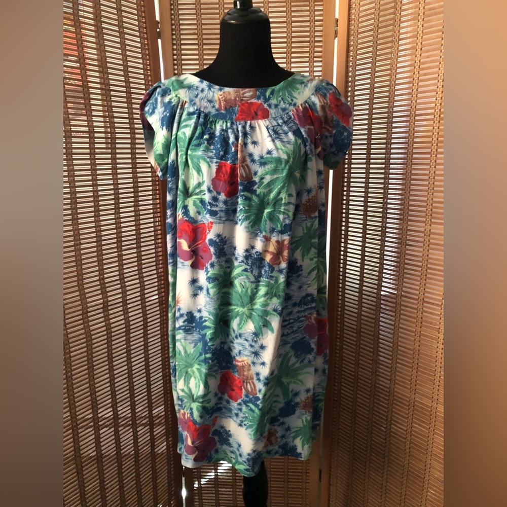 LOT of 2: Vintage 70s Hawaiian muumuu and GAP Hawaiian floral print women's top - Picture 2 of 14